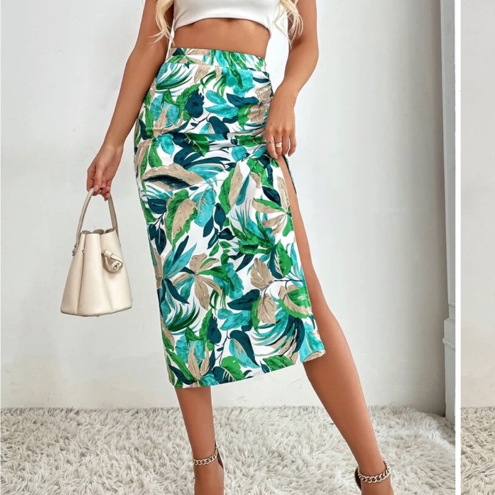 Rouched tropical print midi skirt with side slit